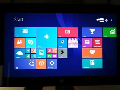 Microsoft Surface RT Tablet + a Vita Ufficio, 32GB Windows Rt 8.1, 10 - Immagine 1 di 4