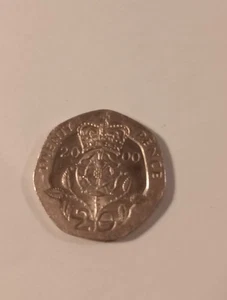 Hexagon Great Britain Coin 20 Pence Year 2000 - Picture 1 of 2