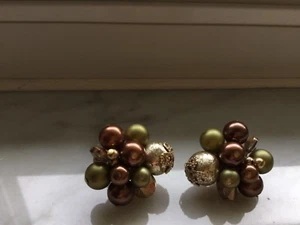 VENDOME Vtg Cluster Earrings Faux Pearl Crystal AB Goldtone CLIP - Brown & Green - Picture 1 of 5