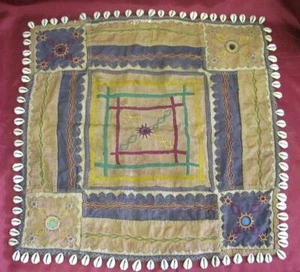 19C. ANTIQUE HAND EMBROIDERED QUILT TYPE TABLE COVER w/SEA SHELLS DECORATION - Picture 1 of 10