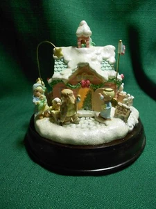 Hawthorne Village Precious Moments The First Noel Sharing the Season - Picture 1 of 9