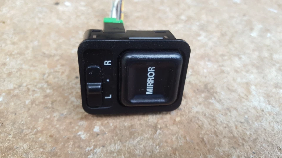 Isuzu Axiom 2002-2004 Espejo Ajuste Interruptor Botón OEM Foto 1 de 1