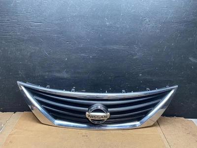 Nissan Versa 2012 a 2014 sedán parrilla superior delantera OEM R0180 DG Foto 1 de 4