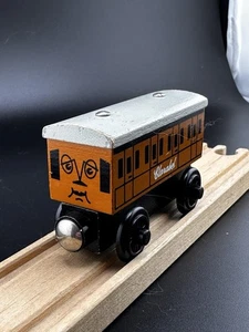 Thomas Wooden Railway De Colección 2003 Clarabel Autobús de Pasajeros Curva de Aprendizaje - Imagen 1 de 10