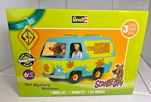 REVELL SCOOBY-DOO THE MYSTERY MACHINE..WITH CHARACTERS..SNAPS TOGETHER.. - Imagen 1 de 3