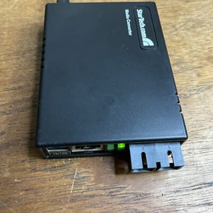 StarTechHUBS-MCM110SC2 FMC- 10/100-SC02 Media Converter W/ AC power cord - Picture 1 of 4