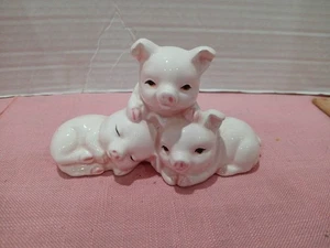 "Estatuilla de lechones de cerámica Papel California hecha en Japón 3"" de alto rosa claro" - Imagen 1 de 8