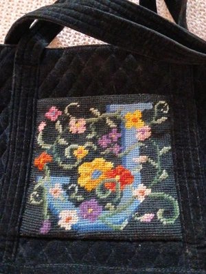 Bolso de hombro acolchado negro LIZ & CO DE COLECCIÓN con bolsillo frontal con punta de aguja 14,5"X 11,5" Foto 1 de 4