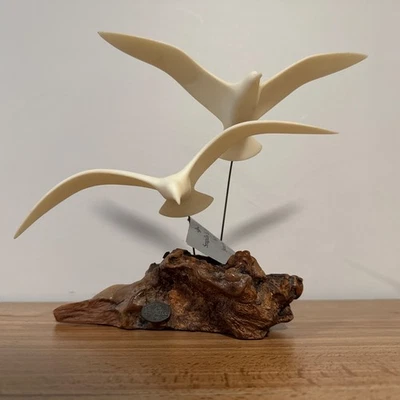 Escultura De Colección John Perry Gaviota Pájaros en Vuelo en Burlwood Driftwood MCM Foto 1 de 4