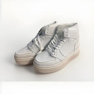 Neu Pretty Little Thing hohe Plateau-Sneaker weiß Damengröße 3 - Bild 1 von 6
