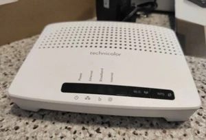 Technicolor TG582n Router ADSL2+ INFOSTRADA WINDTRE - Foto 1 di 11