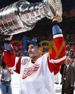 Foto de hockey de la NHL Sergei Fedorov 2002 campeón de la Copa Stanley Detroit Red Wings 8x10 - Imagen 1 de 1