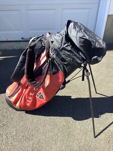 VTG Nike Light Weight Double Strap 5-Way Red Golf Bag Backpack Style W/Rain Hood