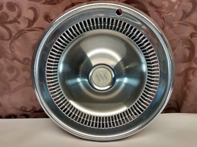 1973-79 Buick ~ Tampa de roda 14" calota ~ 1252210 ~ Apollo Regal Century Skylark - Imagem 1 de 4