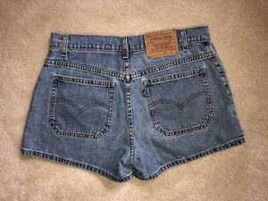 Vintage Women's Levi's MOM SHORTS Jean Shorts  Size 11 HTF  RARE BLACK TAB - Picture 1 of 12