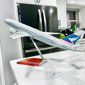 LIMOX GmbH 1:100 Boeing B777-200 Cathay Pacific Passenger Airplane 25” Model - Picture 1 of 16