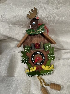 Reloj de coco vintage de reno del medio oeste adorno de Navidad de madera - Imagen 1 de 2