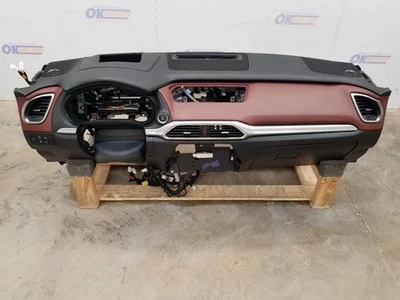 19 2019 MAZDA CX-9 SIGNATURE DASH PANEL BROWN WITH SRS BEZEL TRIM AND GLOVE BOX Foto 1 de 4