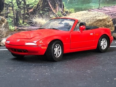 Imperfect 1:24 Motormax Diecast Car RED MAZDA MX-5 MIATA CONVERTIBLE No Box - Image 1 of 4