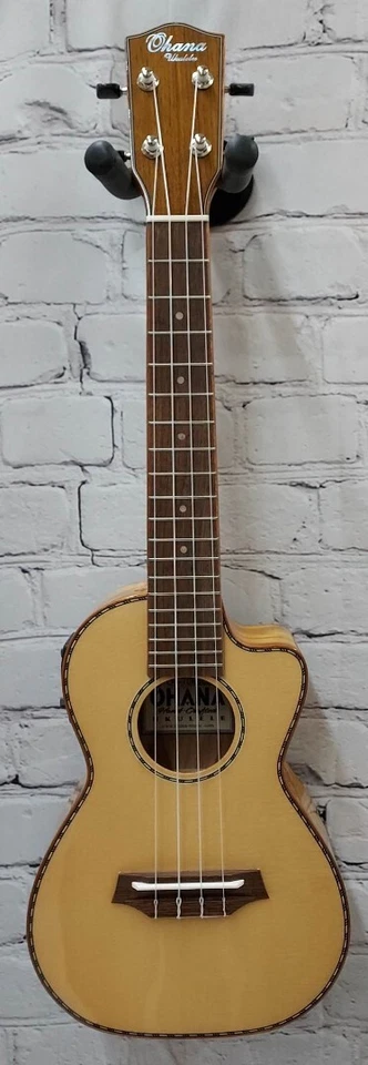 Ukelele de concierto eléctrico acústico de abeto y sauce Ohana CK-70WGCE + bolsa -BLEM Foto 1 de 4