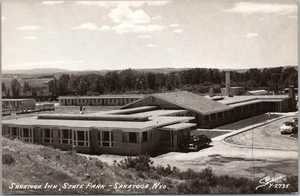 Foto postal de SARATOGA, Wyoming RPPC "SARATOGA INN, State Park" Sanborn Y-2735 - Imagen 1 de 2