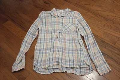 Camisa Bongo mediana con botones para mujer Foto 1 de 2