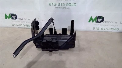 Chevrolet Traverse 2017-2020 soporte de bandeja de batería soporte inferior OEM 84808573 Foto 1 de 4