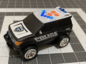 Maxx Action Police Pursuit Pull-Back SUV Blue Lights & Sirens Black & White 6"
