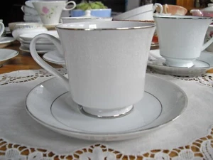 Crown Victoria LOVELACE Teetasse Teetasse + Untertasse Japan 1002 ~ - Bild 1 von 9
