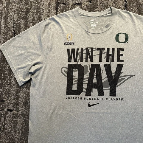 Nike Dri-Fit Oregon Ducks Shirt Mens 2XL Gray Short Sleeve Football Playoffs Cover