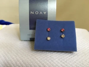2002 Avon Goldtone Crystal Stud Pierced Earrings - Picture 1 of 4