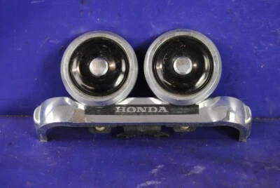 1983 Honda Shadow 750 VT750C Horn High Low Signal Bracket Lower Fork Cover OEM Foto 1 de 4