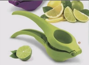 Tupperware Lemon & Lime Squeezer Press Green ergologics citrus press - Picture 1 of 3