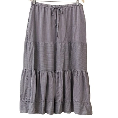 Saia Midi Karen Kane Listrada Azul e Branca Camadas Tamanho Médio - Imagem 1 de 4