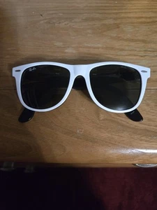 Ray Ban Wayfarer Black And White Sunglasses - Picture 1 of 4
