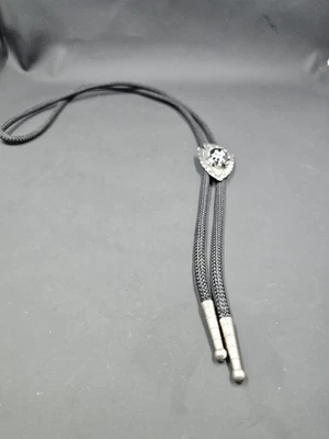 Corbata Bolo Vintage Southwestern Cabeza de Flecha Cuadrada Bailando Tono Plateado, 32" Foto 1 de 4