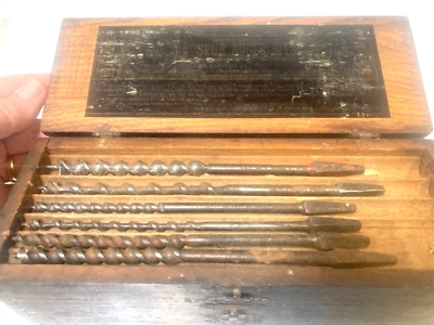 Juego de 13 brocas de barrena de extensión Russell Jennings de colección y estuche de madera de 3 niveles Foto 1 de 4