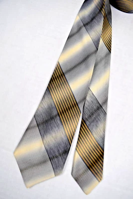 Corbata de Colección Flecha Años 60 Umbre Sombra Rayas Dorado Gris Negro Crema Seda 55 x 2.75" Foto 1 de 4
