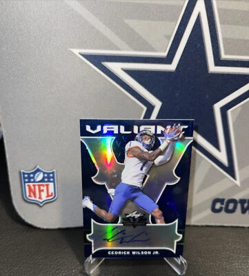 Cedrick Wilson Jr 2018 Leaf Valiant NAVY REF AUTO RC 1/25 First One! Cowboys - Image 1 of 4