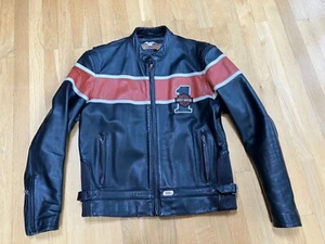 Giacca pelle GENIUNE Harley Davidson uomo VICTORY LANE #1 corsa MEDIA - Foto 1 di 11