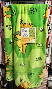 Disney Winnie The Pooh St Patrick’s Day Green Clovers, & Bees Blanket - Picture 1 of 4