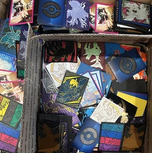 Lotto misto 10000+ buste carte pokemon - Foto 1 di 2