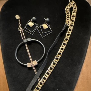 Black & Goldtone Jewelry Set Of 4. Earrings Anklet Headband Bracelet (Lot# 573) - Picture 1 of 8