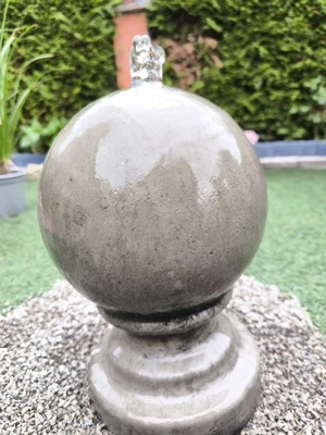 Brunnenkugel/Wasserspiel - Springbrunnen, Quellstein Steinguss  - Bild 1 von 3
