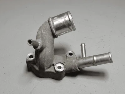 Toyota RAV4 2019-2025 motor híbrido refrigerante salida de agua brida OEM Foto 1 de 4