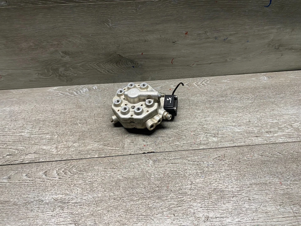 OEM MERCEDES-BENZ 420SEL 560SEL 560SL 1986-1991 FUEL INJECTION DISTRIBUTOR V8 - Image 1 of 4