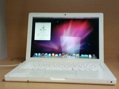 Apple MacBook A1181 2006 FOR PARTS OR NOT WORKING READ DESCRIPTION & VIEW PHOTOS - Image 1 of 4