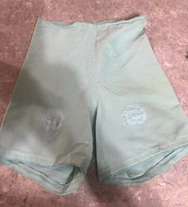 VINTAGE VANITY FAIR LONG LEG GIRDLE WITH APPLIQUÉS !  SMALL.  GREEN. TLC - Picture 1 of 10