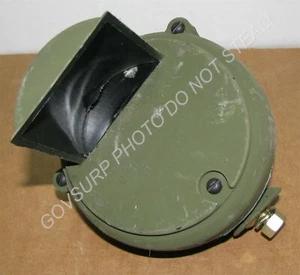 LIGHT B.O. DRIVING PLASTIC BODY 12V CHANGEABLE BULB 12258221 6220-01-037-4812 - Picture 1 of 2