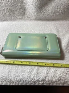 No boundaries Zip Around Wallet Card Holder new with tags - Picture 1 of 8